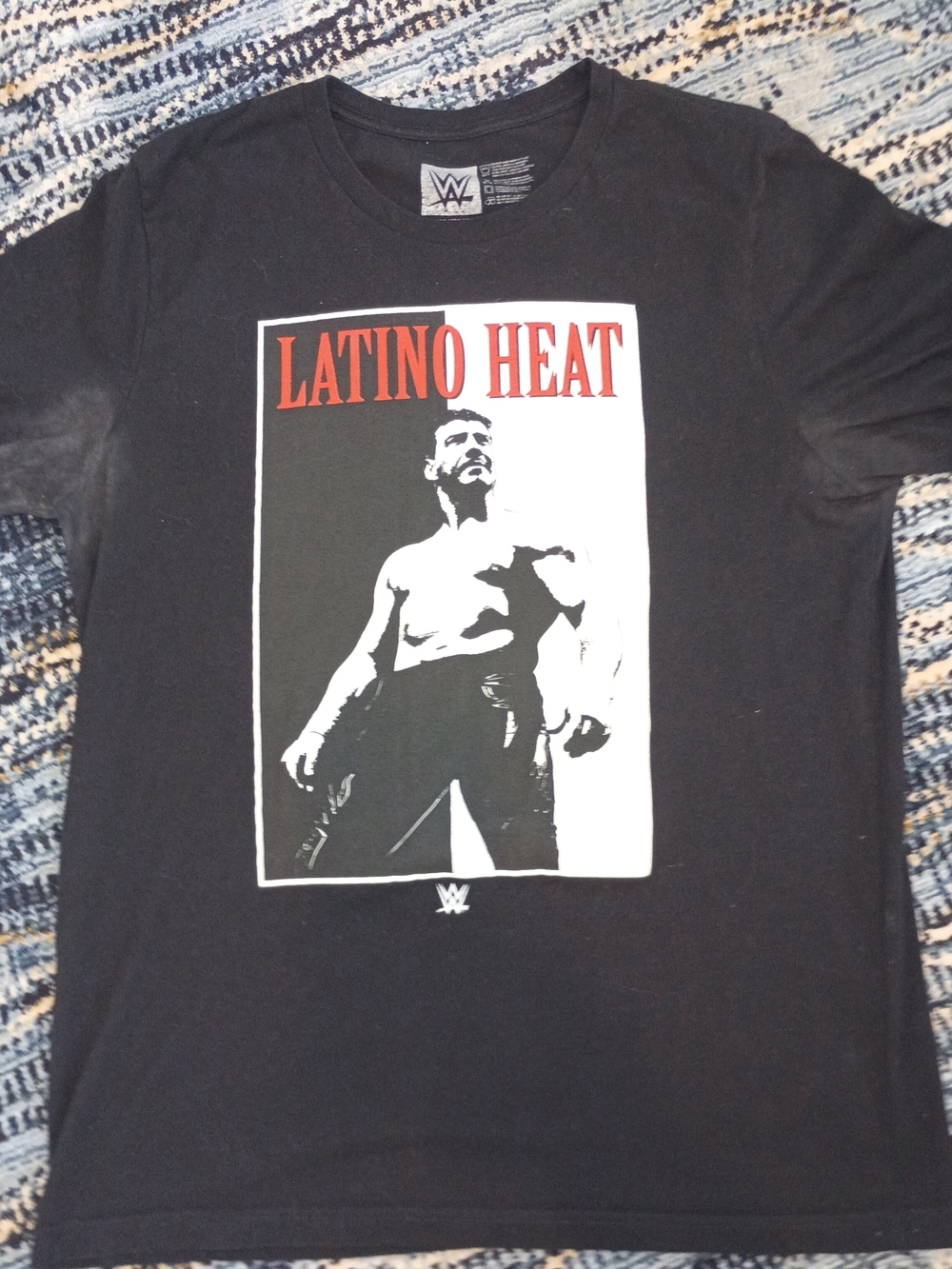 Latino Heat Graphic Men's TT-Shirt Black & Red Size XL - Picture 4 of 5